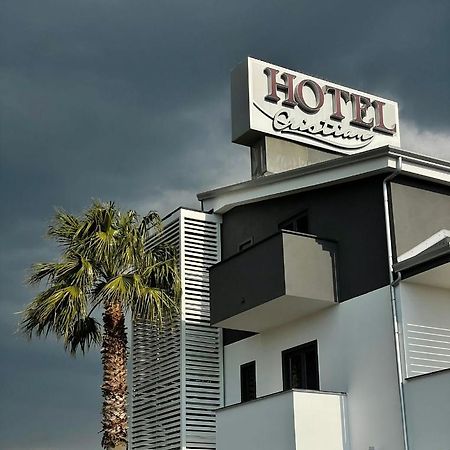 Hotel Cristian Giugliano In Campania Esterno foto