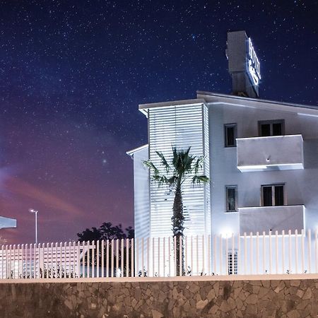 Hotel Cristian Giugliano In Campania Esterno foto