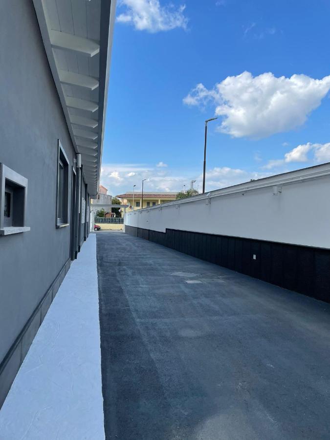 Hotel Cristian Giugliano In Campania Esterno foto